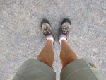 Nu är det sommar. På med shortsen.
